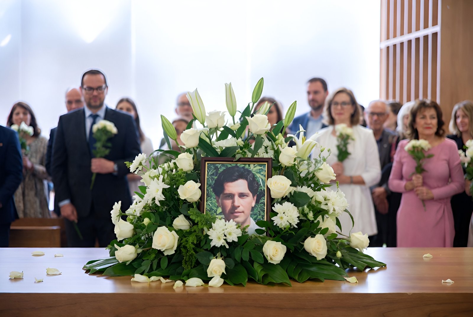 Planning a Memorial Service Without a Funeral