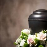 How to Choose Between Burial and Cremation